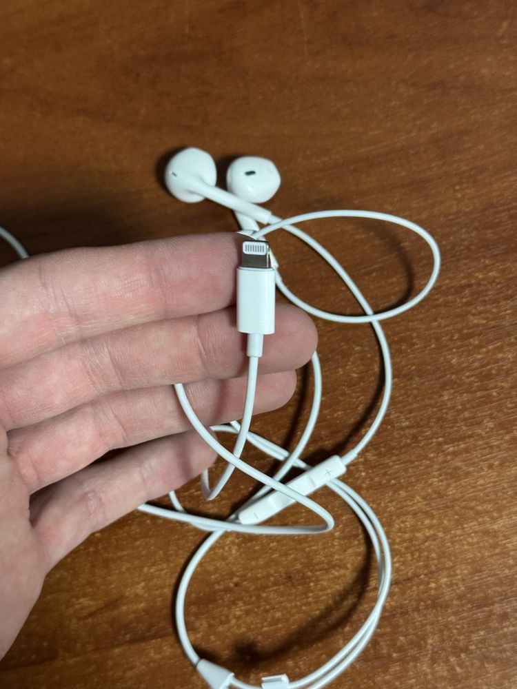 наушники apple Lighting EarPods original для айфона