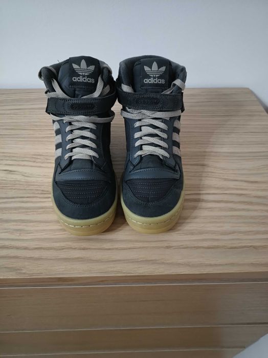 Продам кросовки Adidas Forum Mid
