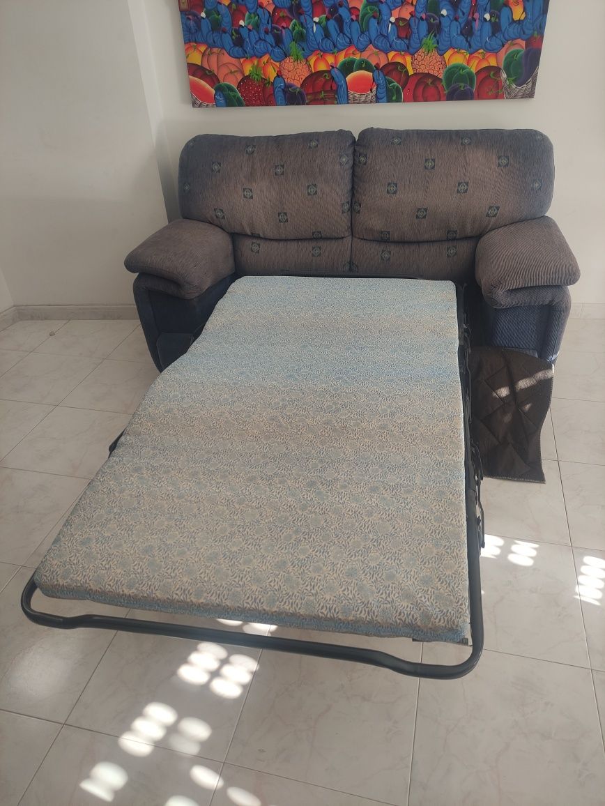 Sofá-cama em Azul