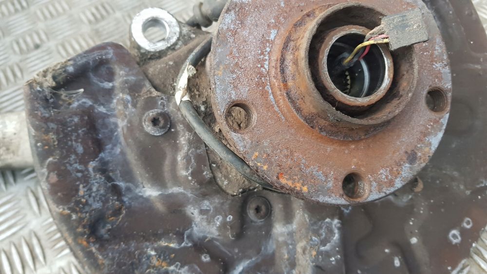 Audi A4 B6 2.0 Alt Zwrotnica Lewa przód