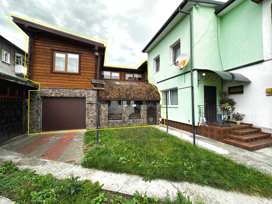 Продаж квартири особнякового типу з гаражем в центрі м.Стрий