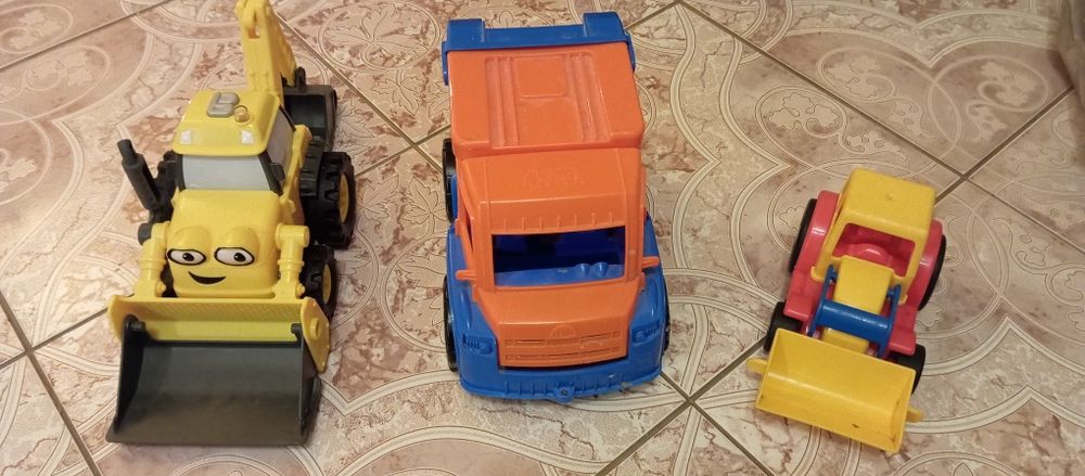 Trzy auta dla chłopca