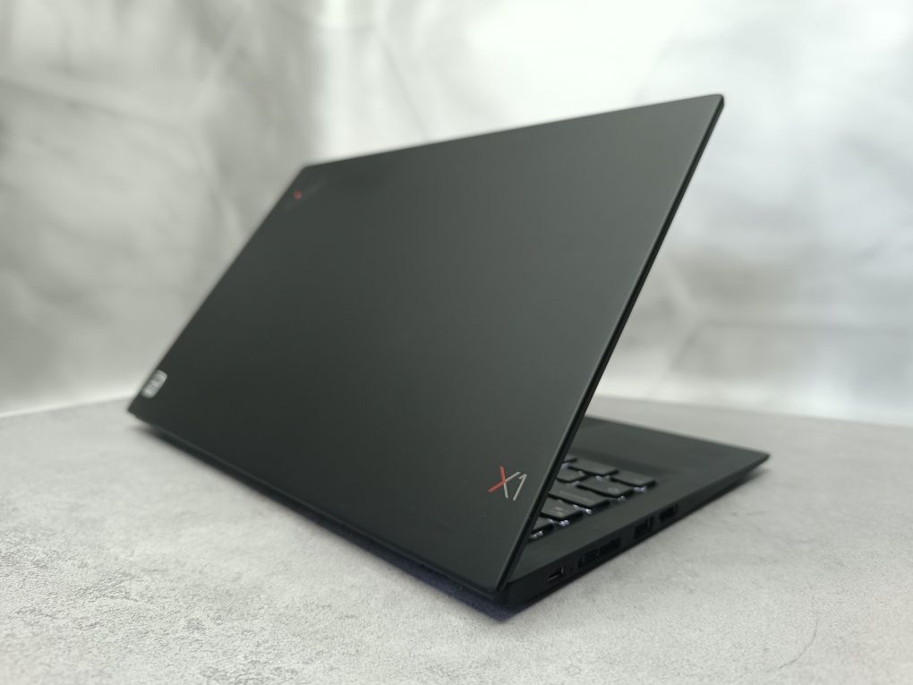 Ноутбук Lenovo ThinkPad X1 Carbon 6th/i7-8650/16/256/14"/IPS