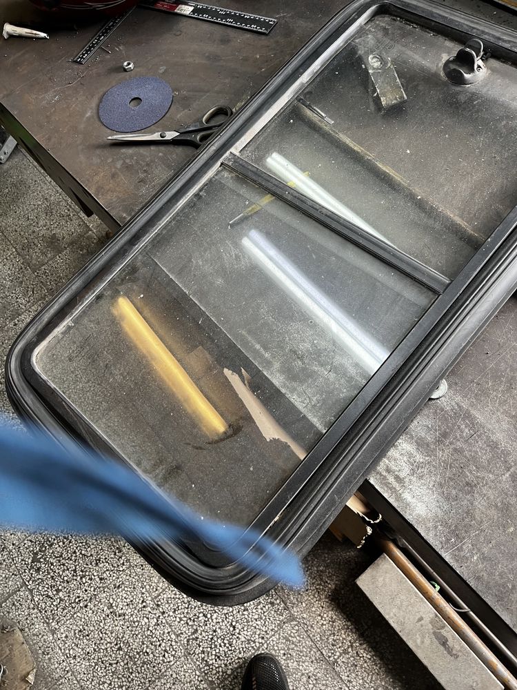 Okno otwierane  kamper bus przyczepa