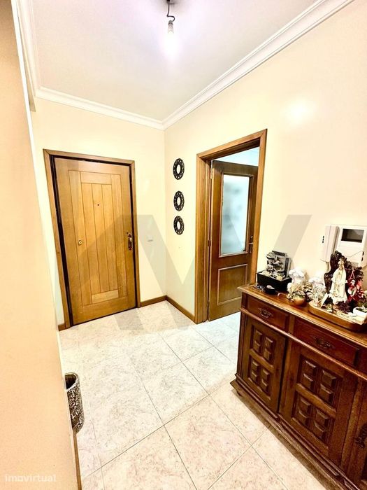 Apartamento T2 com 2 lugares de garagem - Rés do chão, Canedo
