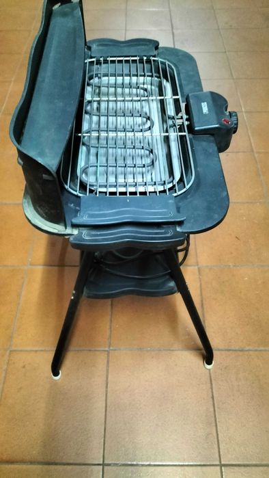 Grelhador elétrico de pé alto