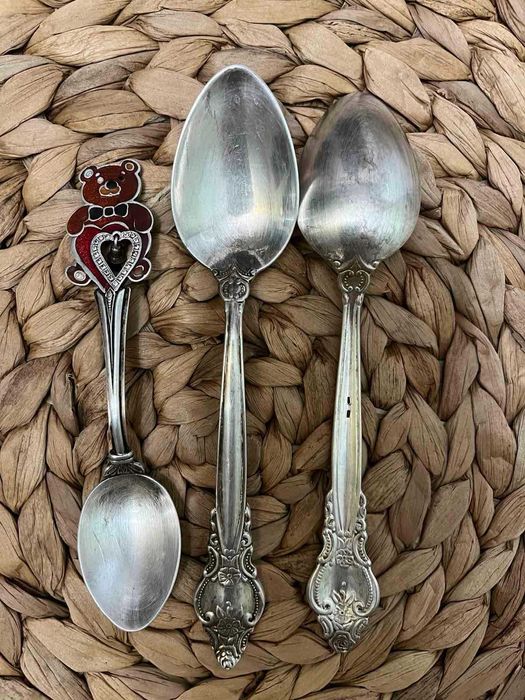 Столові прилади ложки вилки ножі мельхіорові срібні