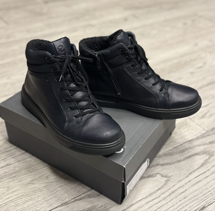 Зимові черевики Ecco Street Tray K (розмір 39)