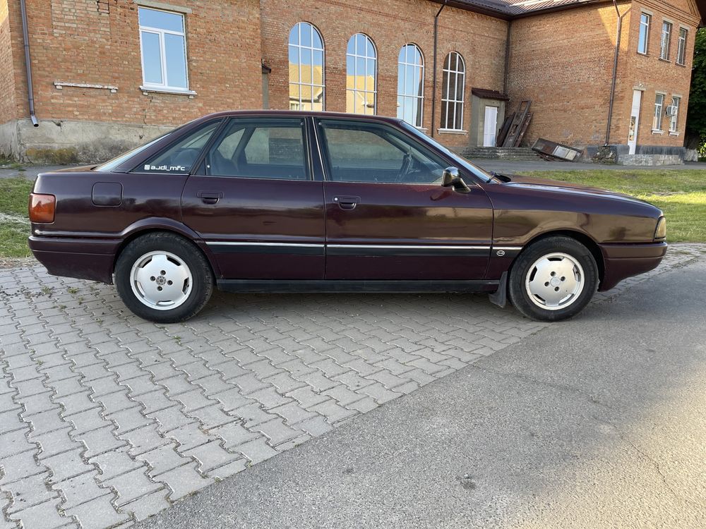 Продам Audi 80 1.8 1991р. На газу.