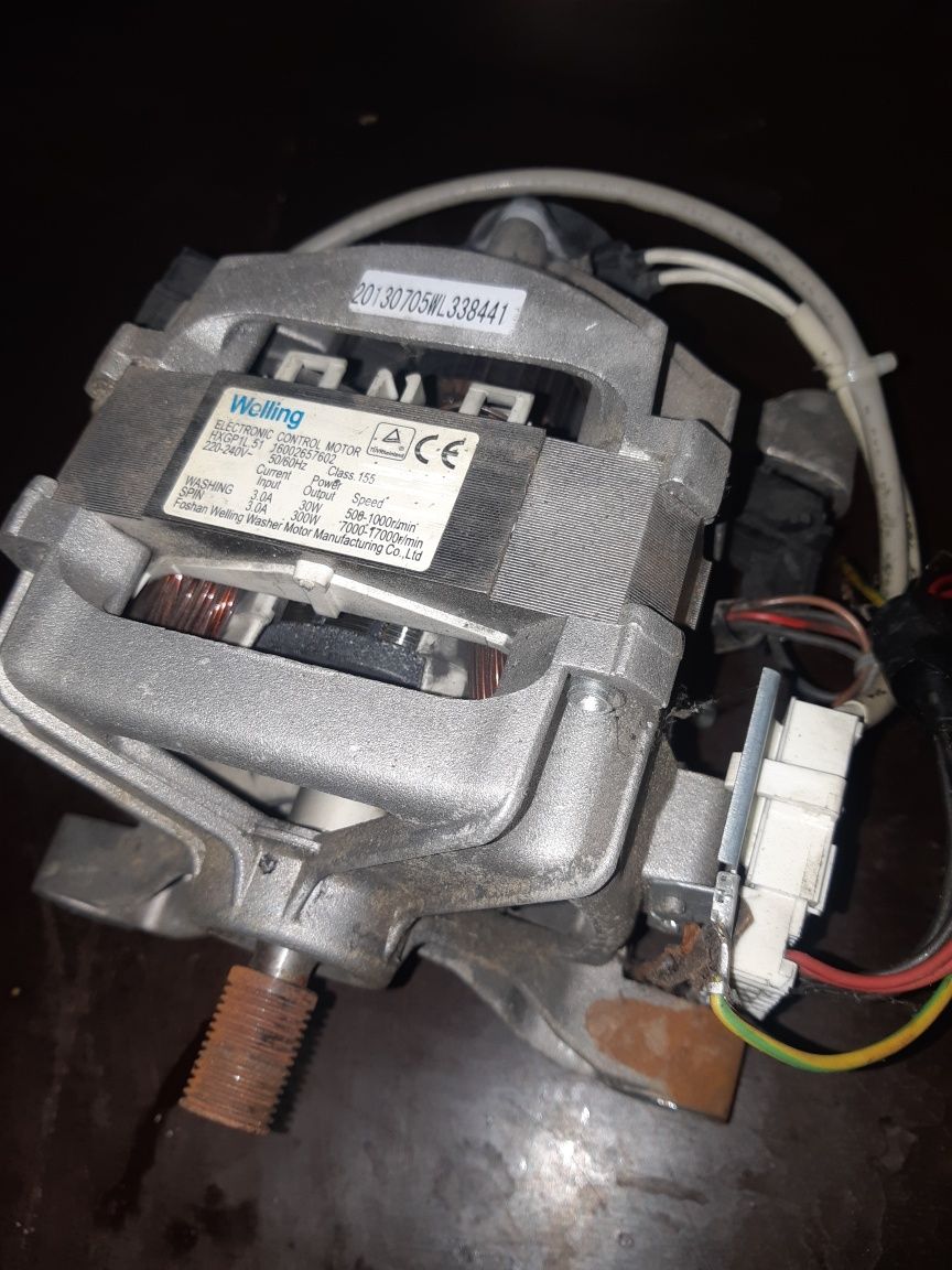 Мотор  помпа indesit witp 82автомат.