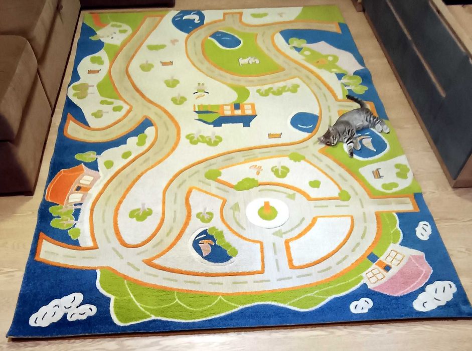 Килим у дитячу кімнату, розмір 2х2.9м.