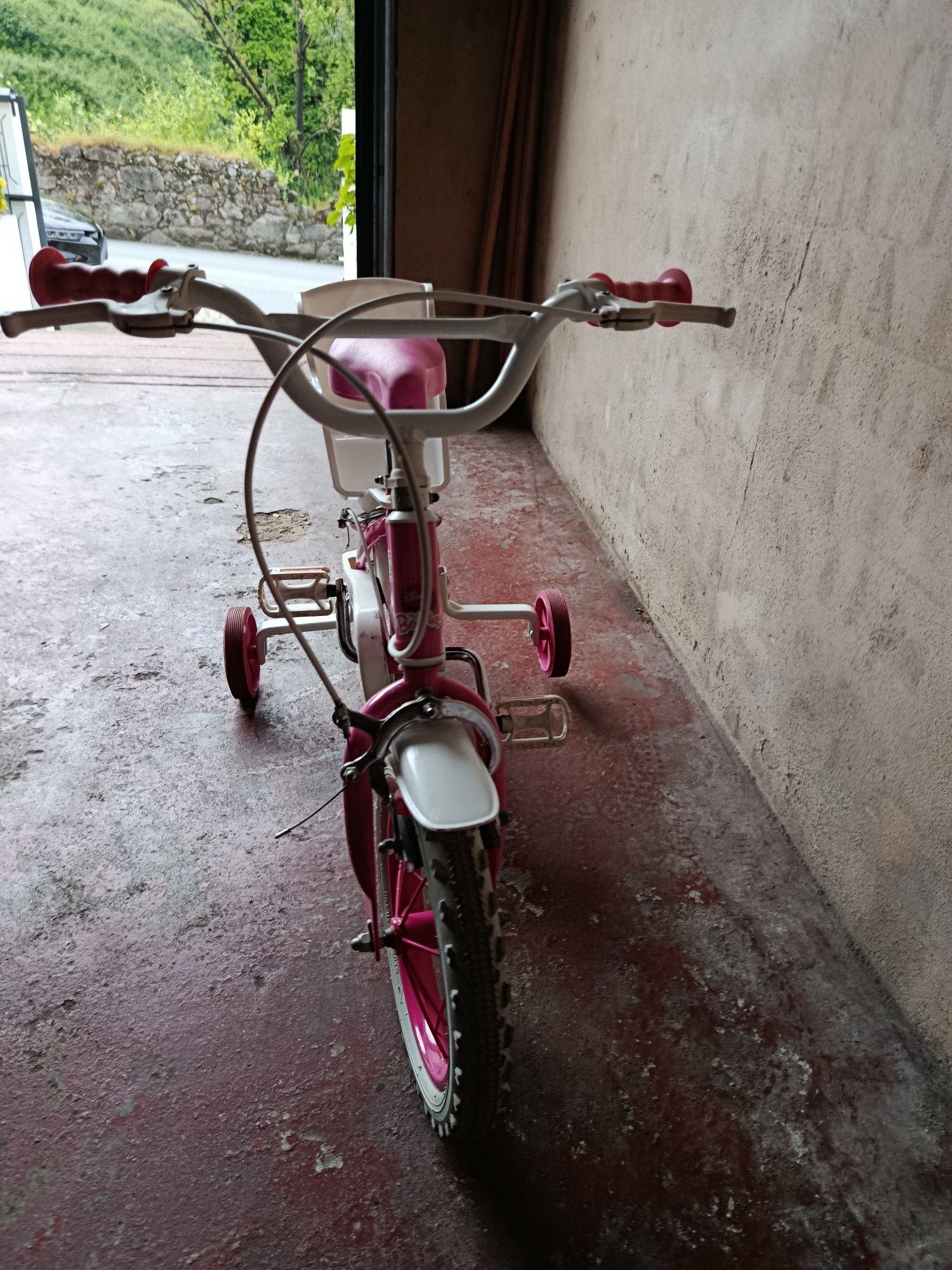 Bicicleta de criança em bom estado geral
