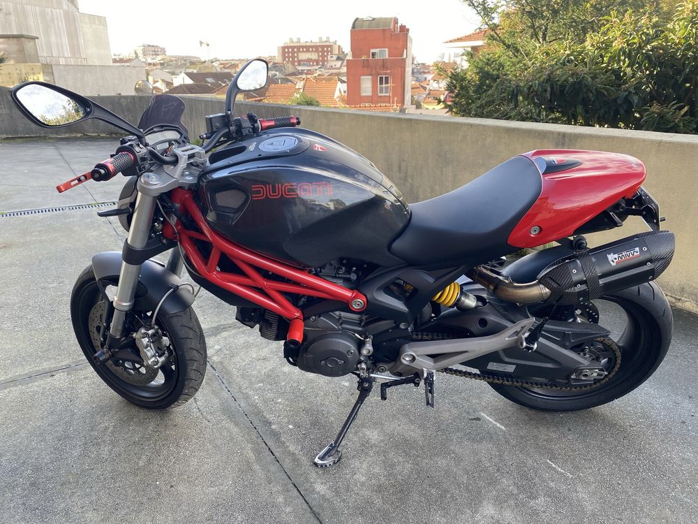 Ducati Monster 696 Carbono