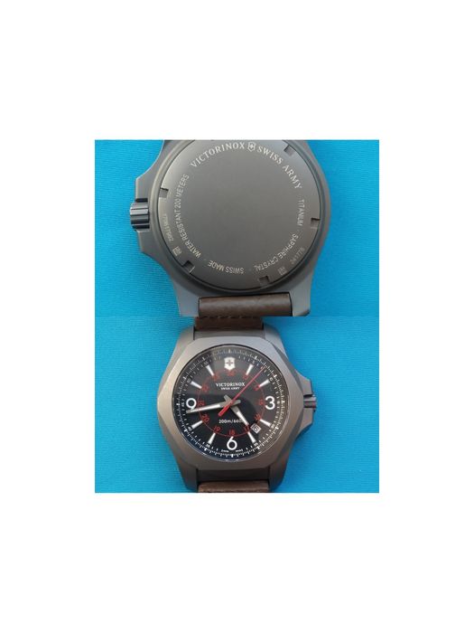Часы  Victorinox