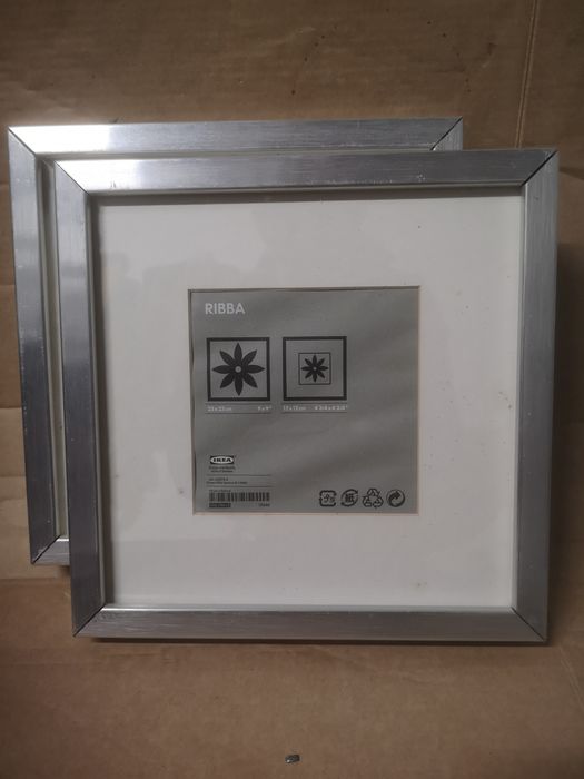 2 Molduras Ikea 23x23 cm prateadas