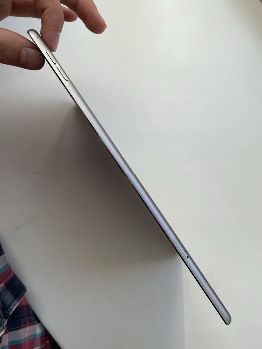 Ipad air 2 64gb Cellular + стилус