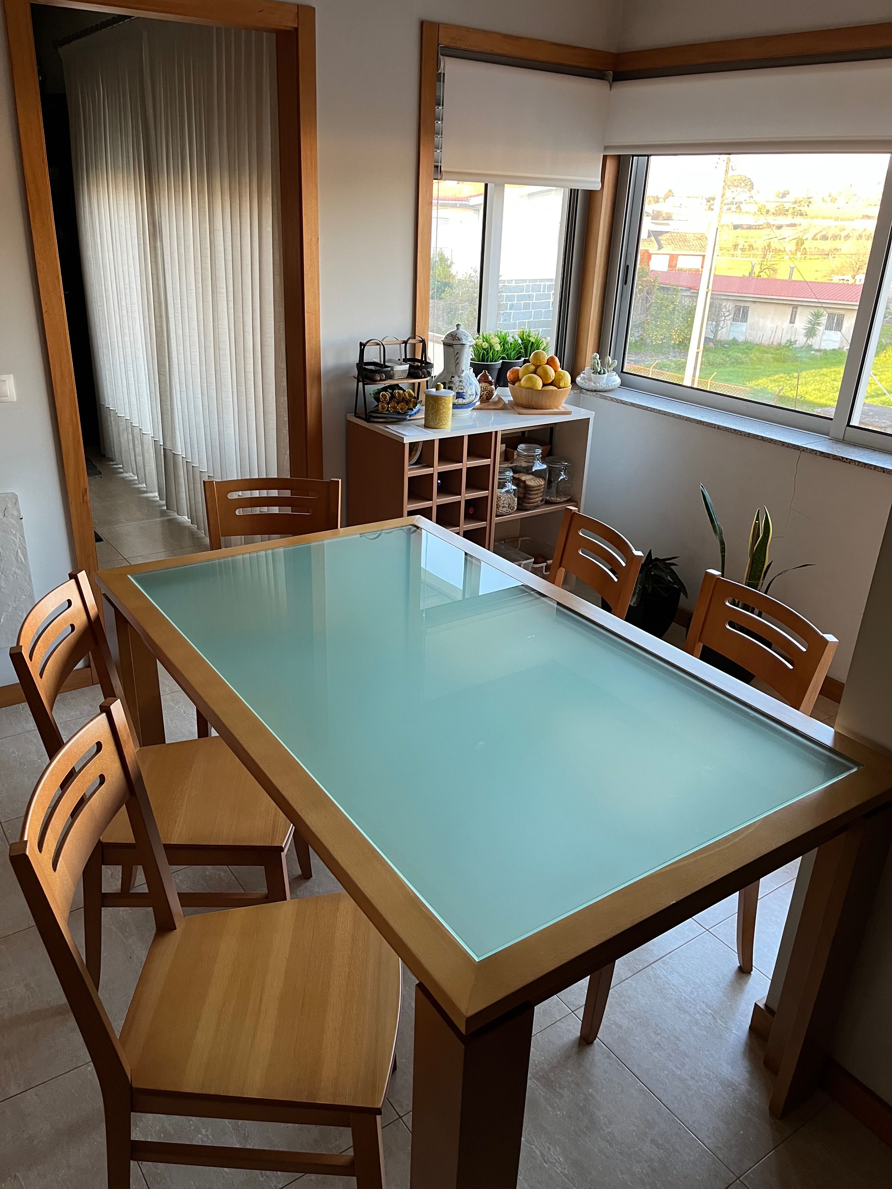 Mesa de Cozinha com 6 cadeiras