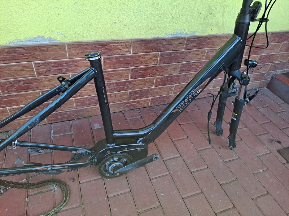 Rama z silnikiem do roweru elektrycznego