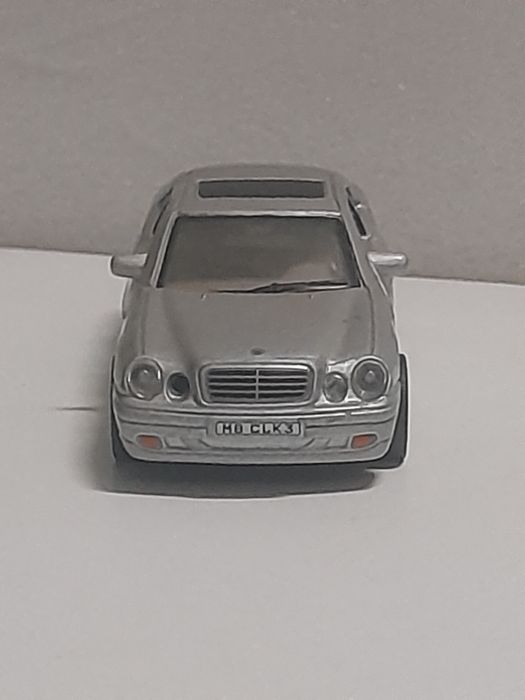 Mercedes-benz clk320 coupé escala 1:43
