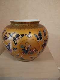 Золота порцелянова китайська ваза