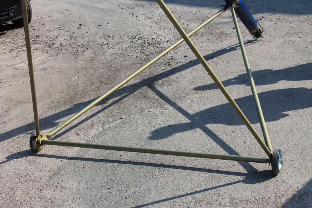 Шнековий навантажувач (погрузчик, загрузчик, конвейєр) в трубі