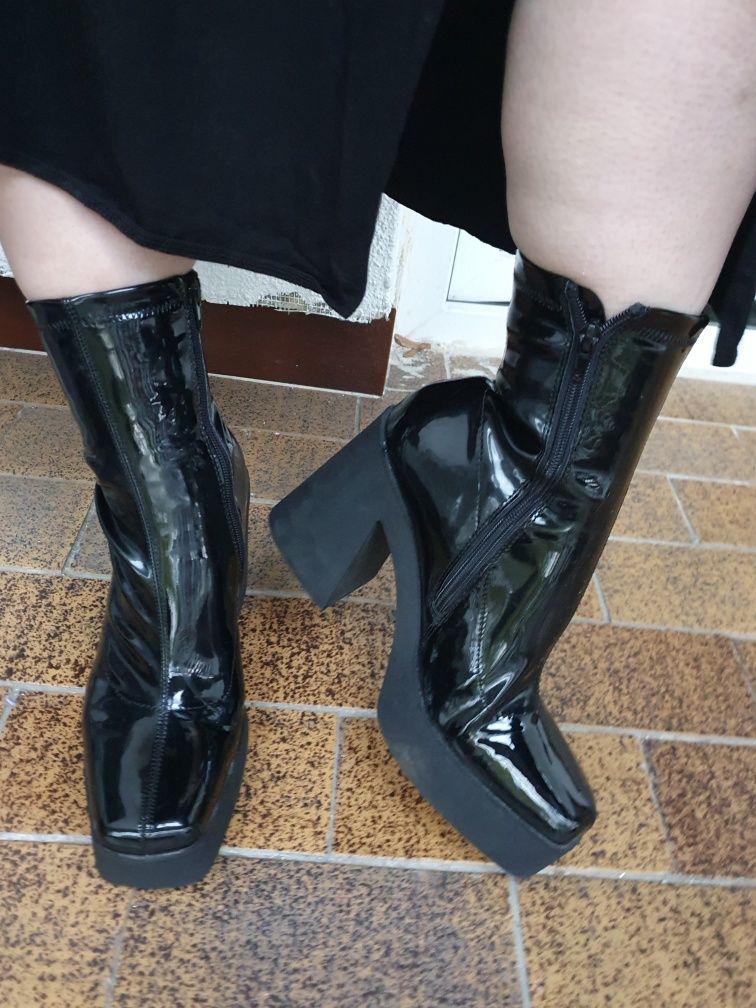 Gotyckie buty na platformie i obcasie shiny holo pvc latex effect