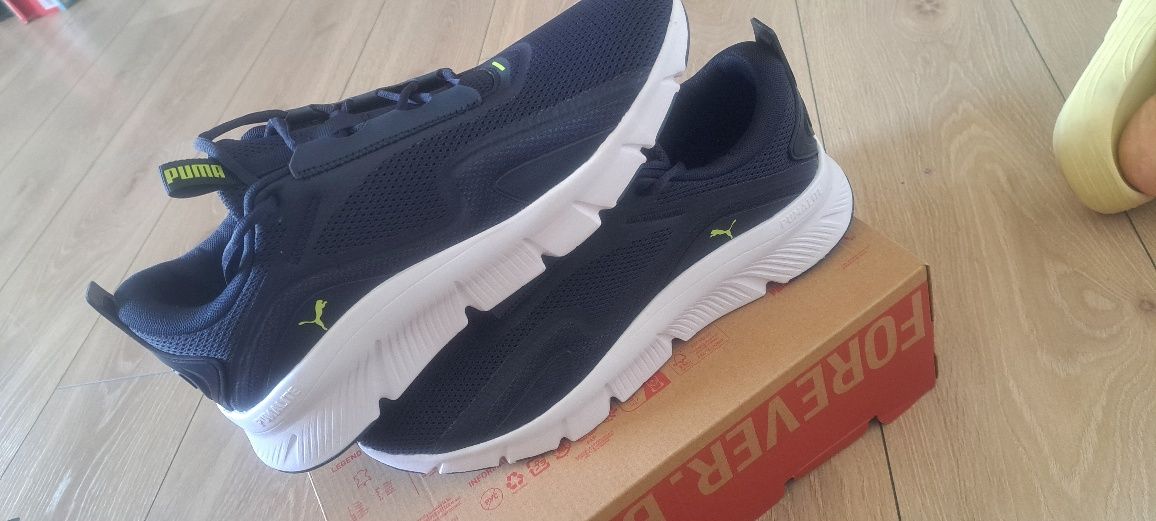 Sapatos Puma originais novos