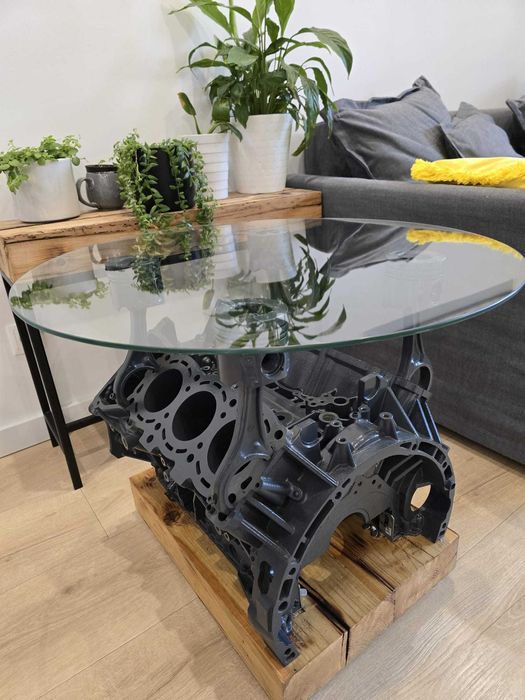 Stolik z bloku silnika V6