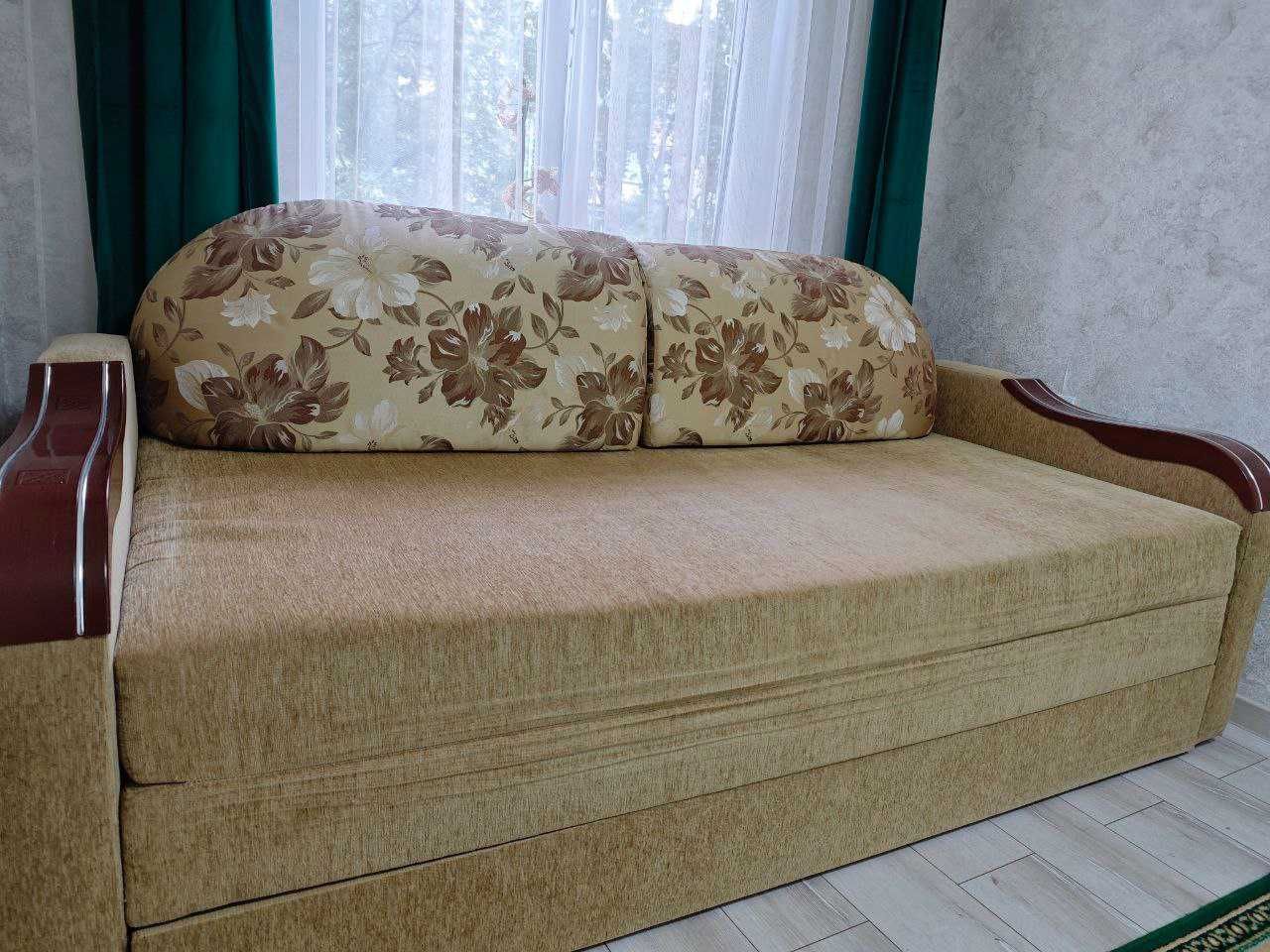 Диван, Кровать большого размера