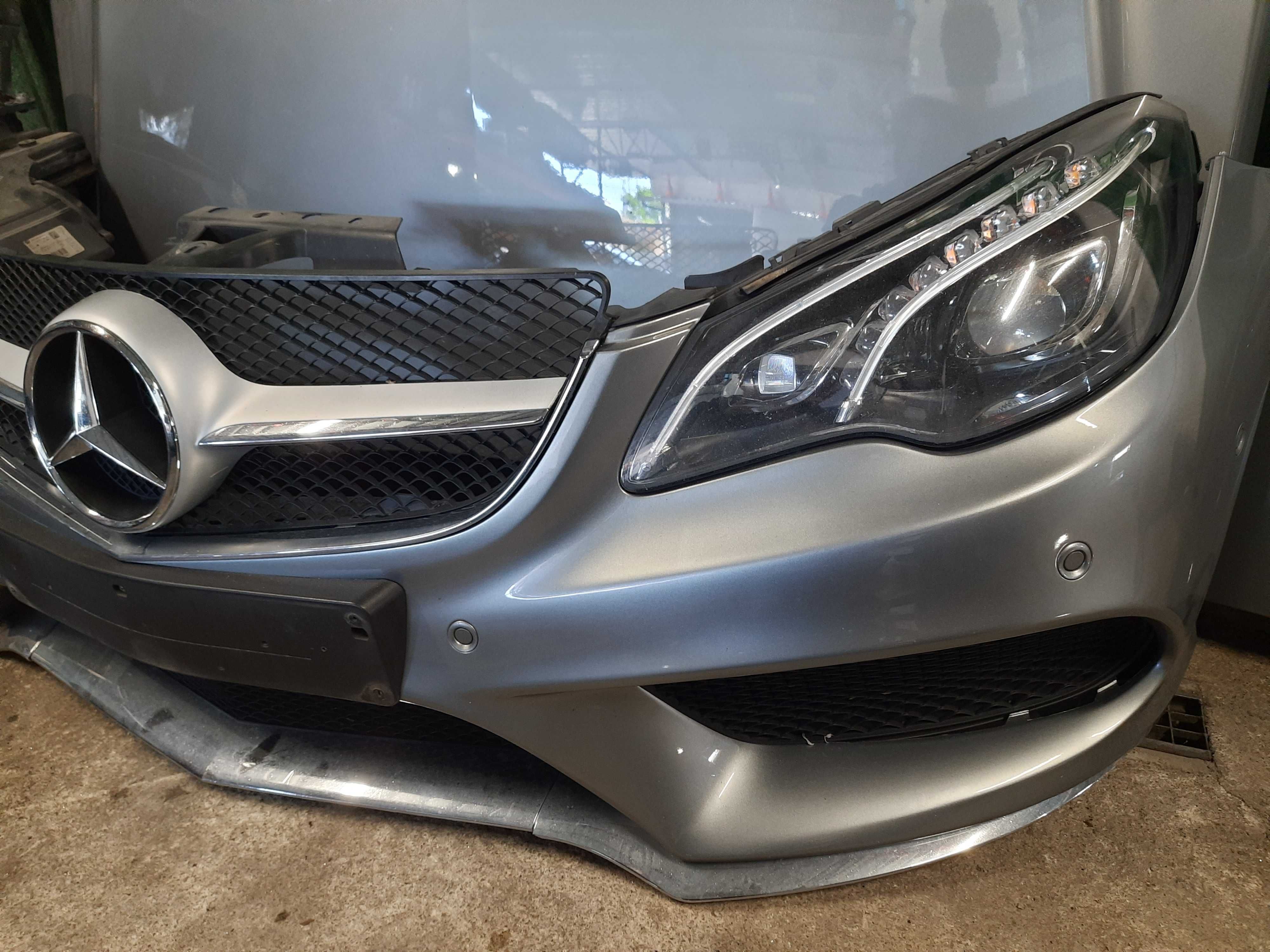 Mercedes e220d 2013 frente completa