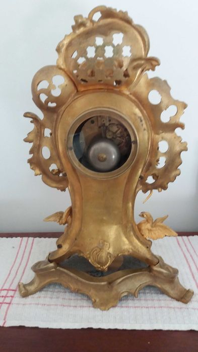 Relógio de pêndulo Luís XIV rococó, bronze dourado.