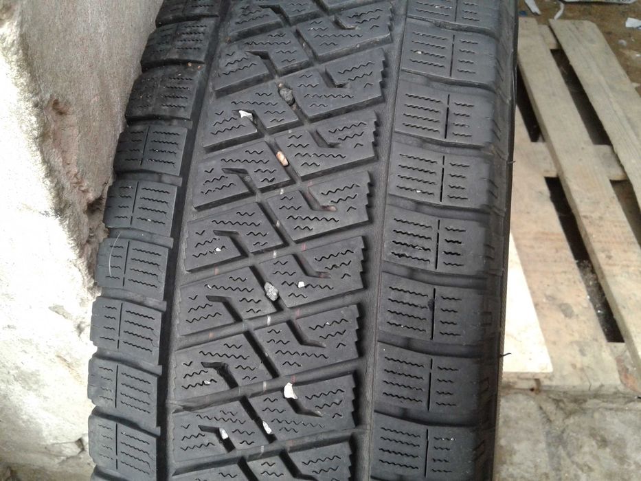 opony zimowe 215/75r16c 2023rok