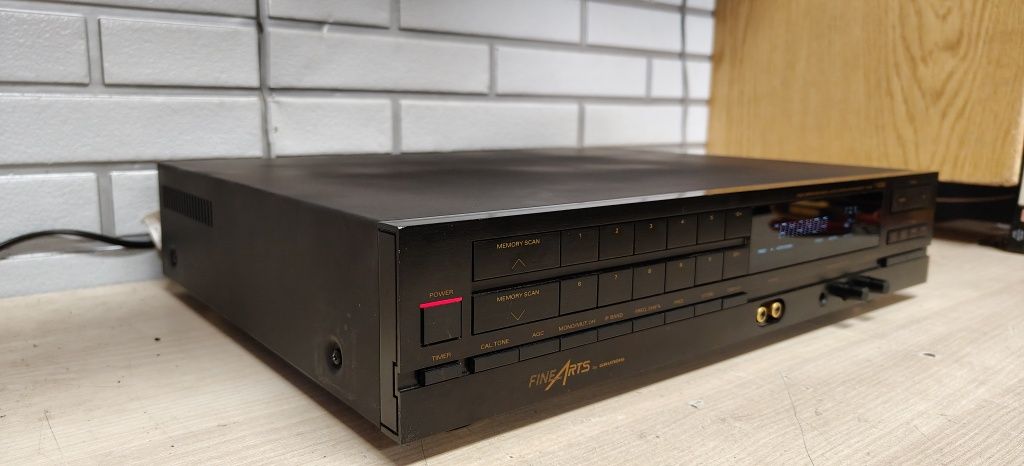 Tuner radiowy GRUNDIG FineArts T-9000