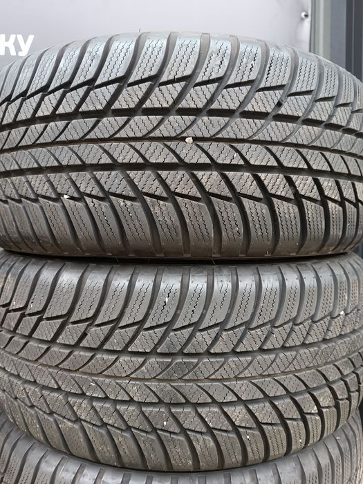 Зимові шини 225/50/17 Bridgestone Blizzak LM001