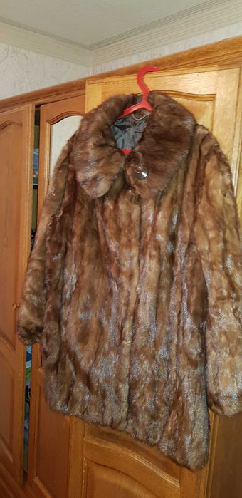 Продам фабричную немецкую норковую шубу