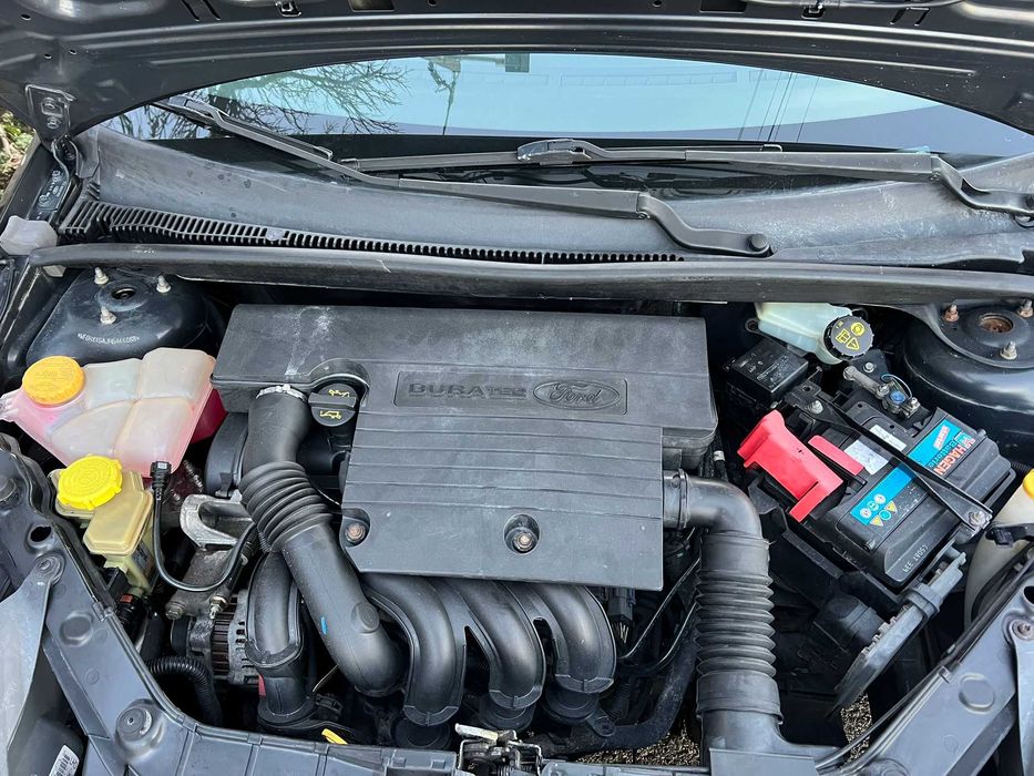 Ford Fiesta 1.25i - 100 Mil Kms - A/C