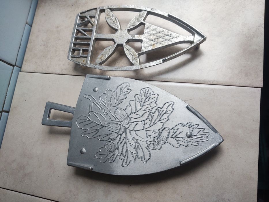 Подставка под утюг правильная алюминий новая