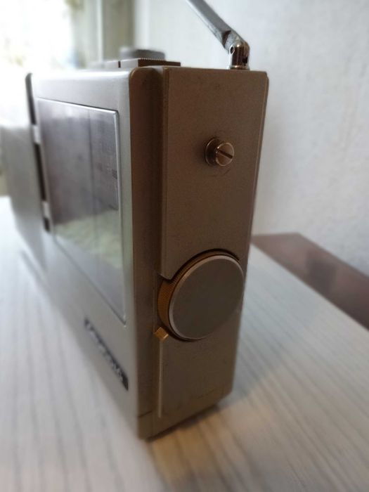 Радіоприймач GRUNDIG Music Boy 100.