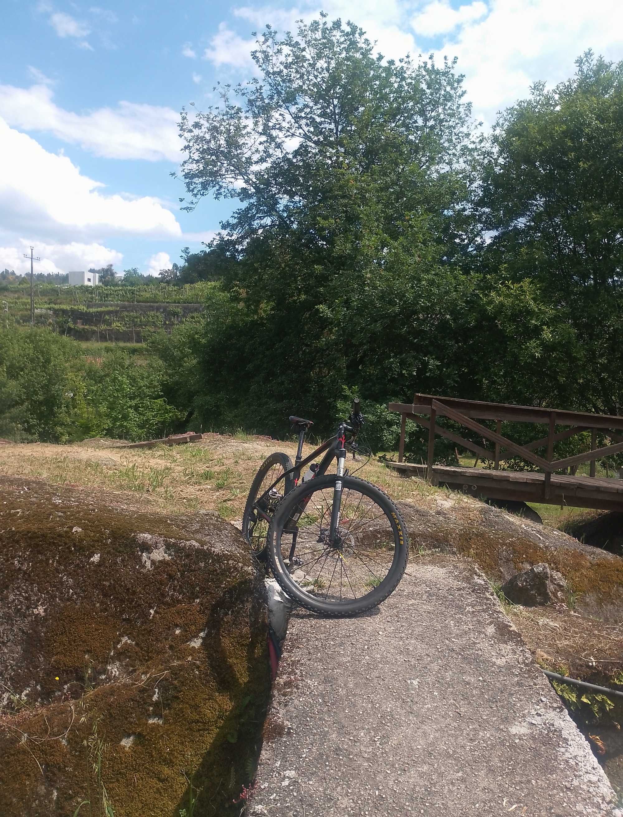 Bicicleta  roda 29  em carbono