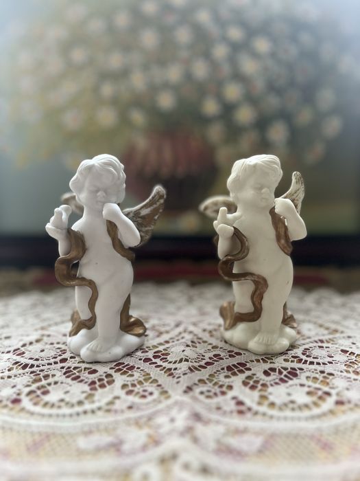 Путті бісквітнапорцеляна