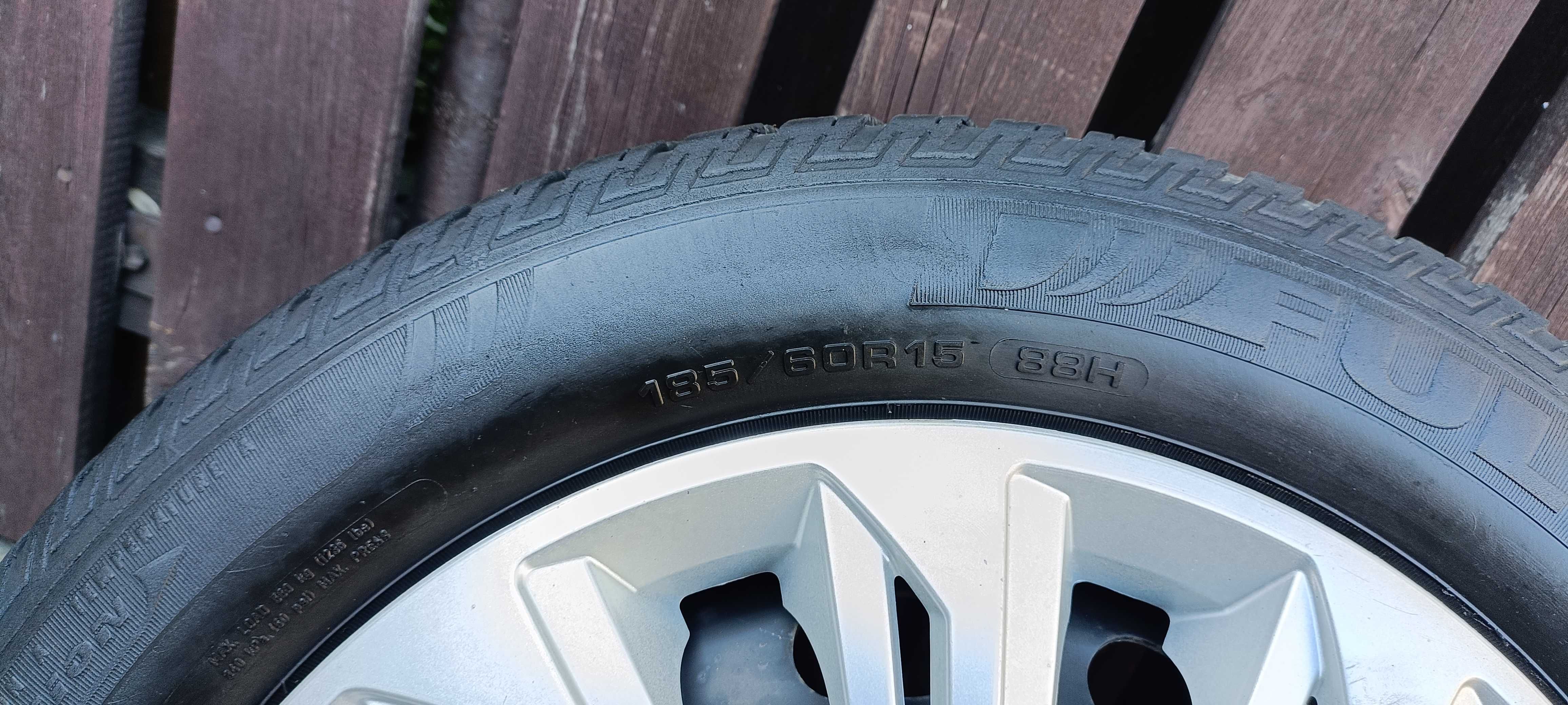 Komplet kół całorocznych Ford 195/60R15 Fulda MultiControl