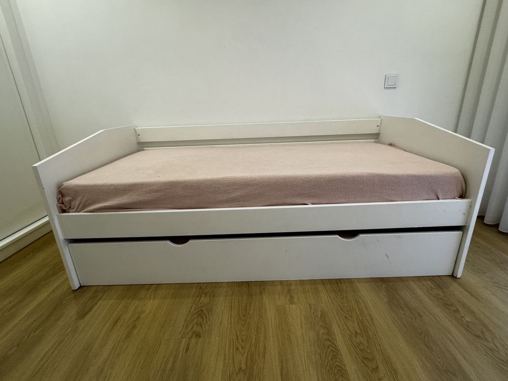 Cama de solteiro com gavetão