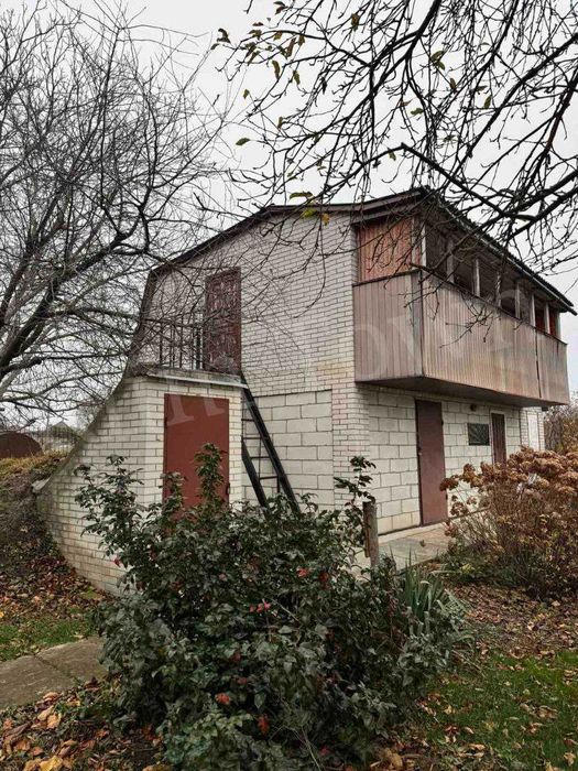 Продаж будинку в р-ні університету