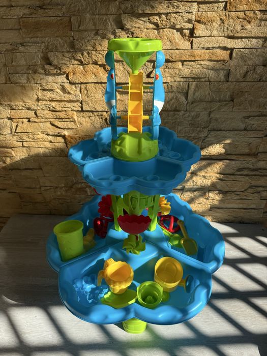 Duży stół wodny z zabawkami