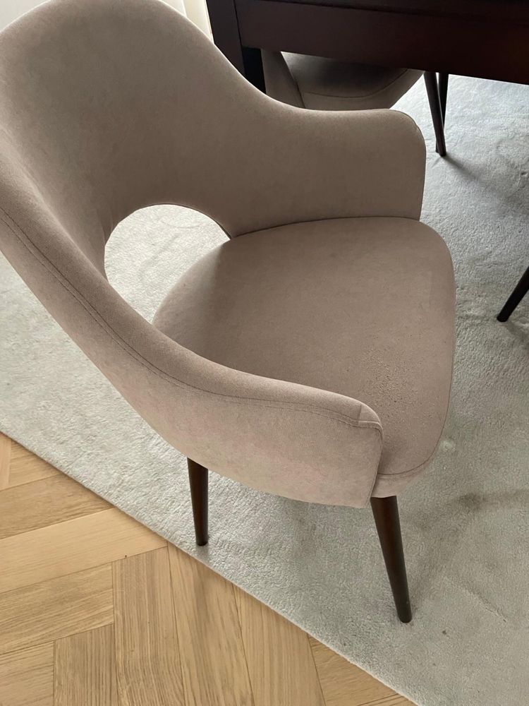Mesa de jantar extensivel e cadeiras