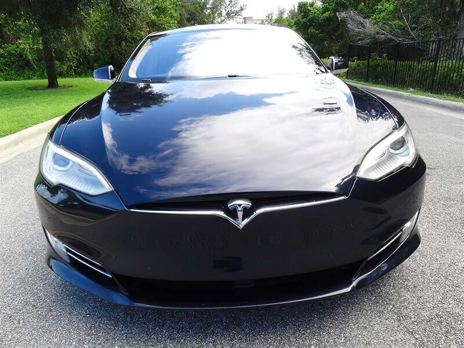 Tesla Model S      2015