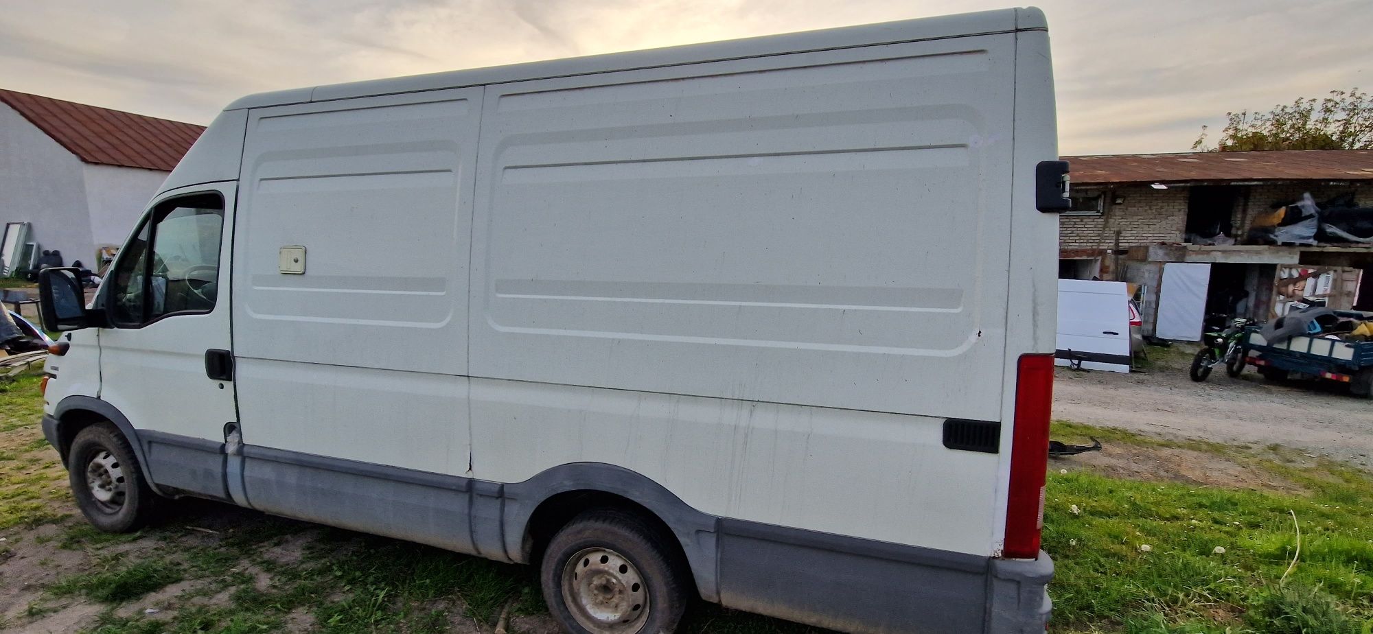 Iveco daily 2002 rok , 2.8 diesel ubezpieczony i zarejestrowany