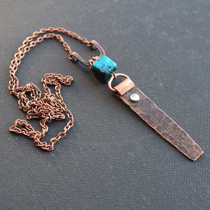 Naszyjnik - wisior z oksydowanej miedzi i turkusu /2/