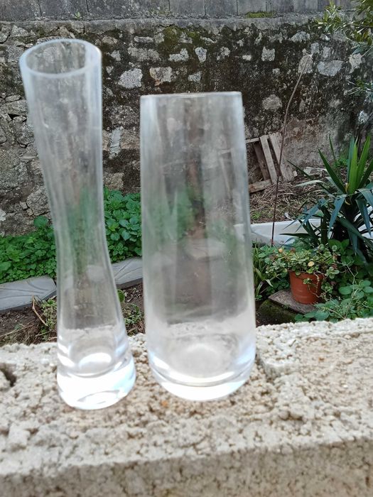 Vendo par de jarras de vidro em bom estado, solitários