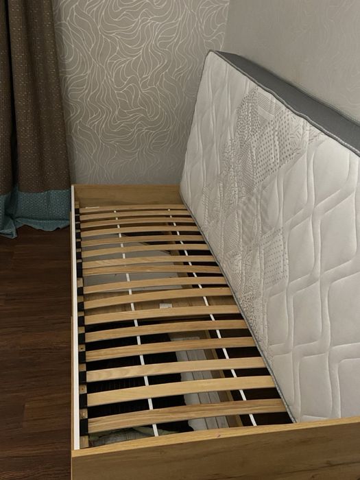 Ліжко односпальне з матрацом